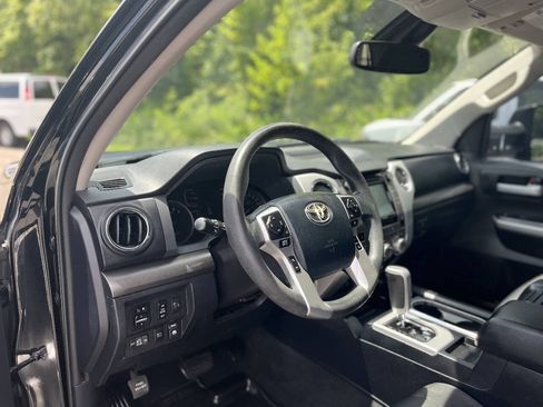 Used 2018 Toyota Tundra SR5 w/ SR5 Upgrade Package AWD/4WD image 22