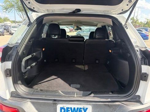 Used 2016 Jeep Cherokee Trailhawk AWD/4WD image 16