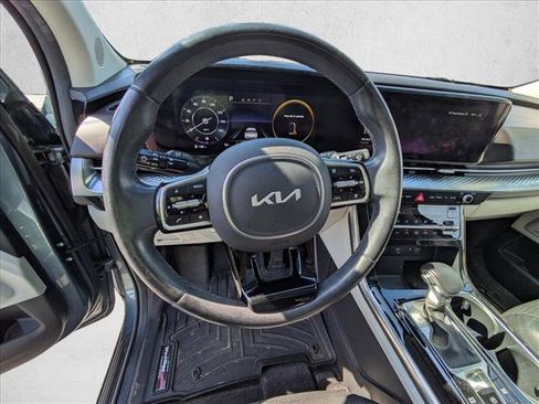 Used 2022 Kia Carnival SX Prestige image 10