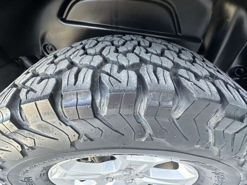 Used 2019 Jeep Wrangler Unlimited Sport S image 24