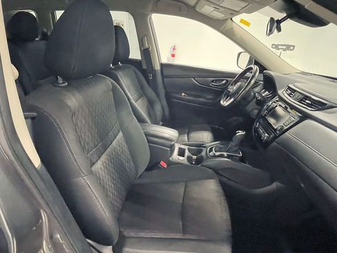 Used 2020 Nissan Rogue SV image 24