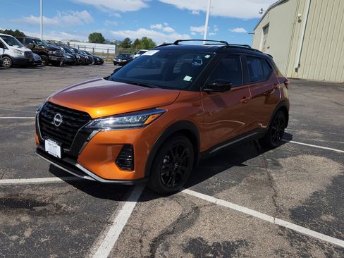 Used 2024 Nissan Kicks SR w/ SR Premium Package FWD image 2