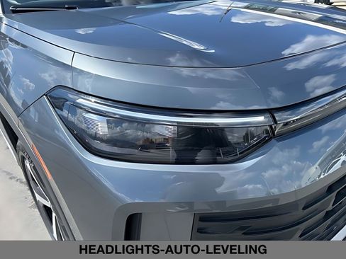 New 2026 Volkswagen Tiguan SE AWD/4WD image 9