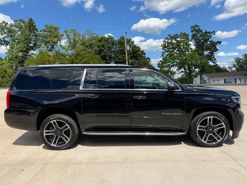 Used 2020 Chevrolet Suburban Premier AWD/4WD image 2