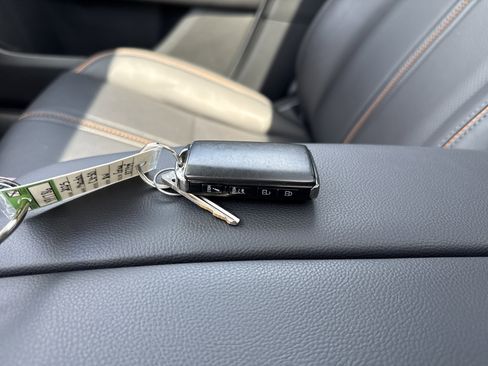 Used 2025 MAZDA CX-50 AWD 2.5 S w/ Premium Plus Pkg image 8