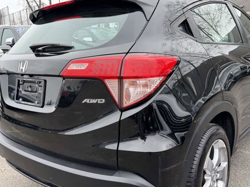 Used 2018 Honda HR-V LX image 6