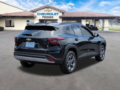 New 2026 Chevrolet Trax LT w/ Driver Confidence Package FWD image 8