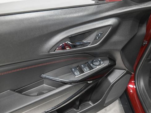 Used 2025 Chevrolet Trax RS w/ Driver Confidence Package image 13