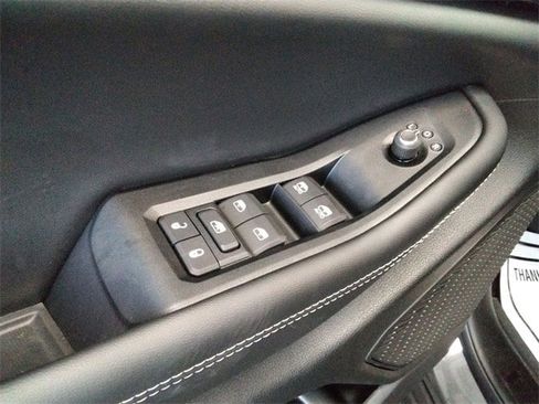 New 2025 Jeep Grand Cherokee Altitude image 33