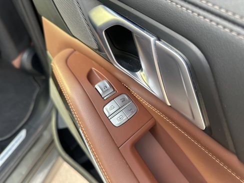 Used 2023 BMW X7 xDrive40i w/ M Sport Package image 43