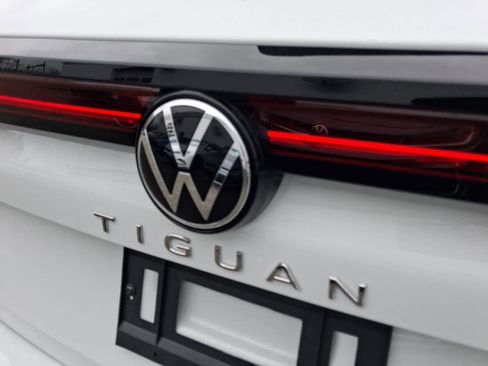 New 2026 Volkswagen Tiguan SE AWD/4WD image 8