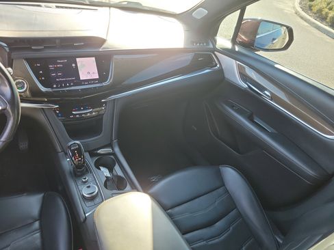 Used 2020 Cadillac XT6 Premium Luxury w/ Platinum Package image 21