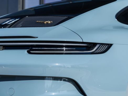 Certified 2024 Porsche 911 GT3 RS RWD image 18