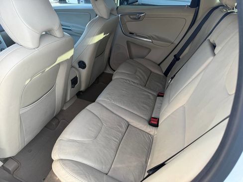 Used 2013 Volvo XC60 3.2 image 11
