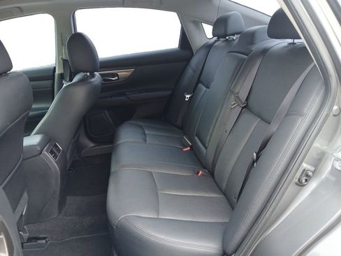 Used 2015 Nissan Altima 2.5 SL w/ Technology Package FWD image 19