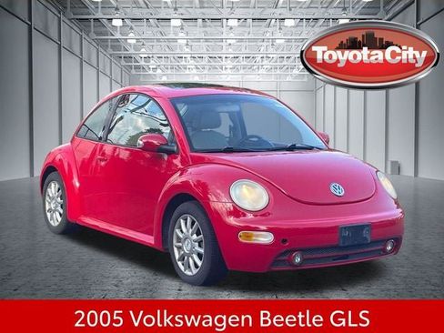 Used 2005 Volkswagen Beetle GLS FWD image 1