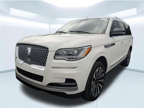 Used 2023 Lincoln Navigator Reserve RWD image 1