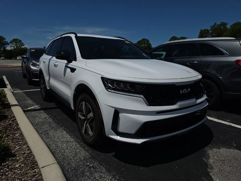 Certified 2023 Kia Sorento SX AWD/4WD image 2
