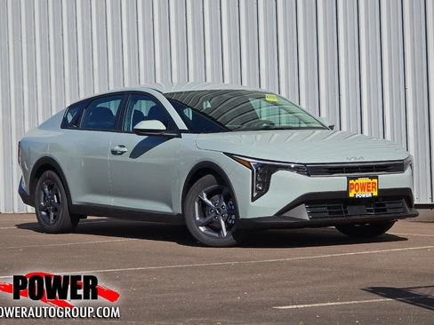 New 2026 Kia K4 LXS image 1