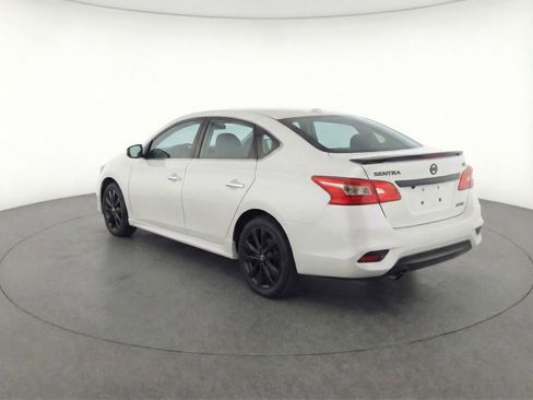 Used 2018 Nissan Sentra SR w/ Technology Package image 5