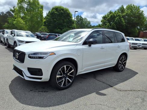 Certified 2023 Volvo XC90 T8 Plus w/ Protection Package Premier image 9