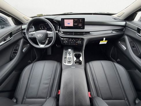 Certified 2026 INFINITI QX60 Luxe w/ Family Package image 6