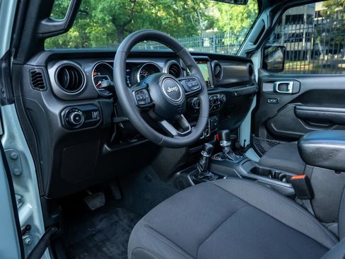 Used 2023 Jeep Wrangler Unlimited Sport w/ Sun And Sound Package AWD/4WD image 10