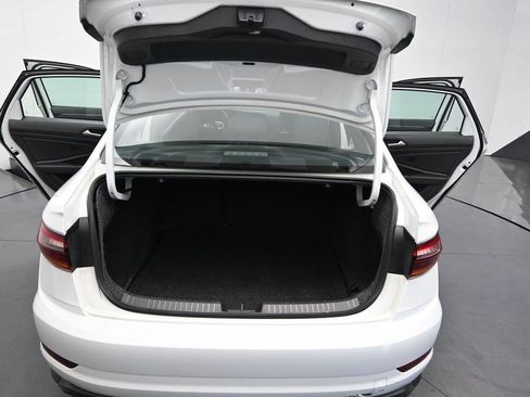 Used 2019 Volkswagen Jetta GLI FWD image 11