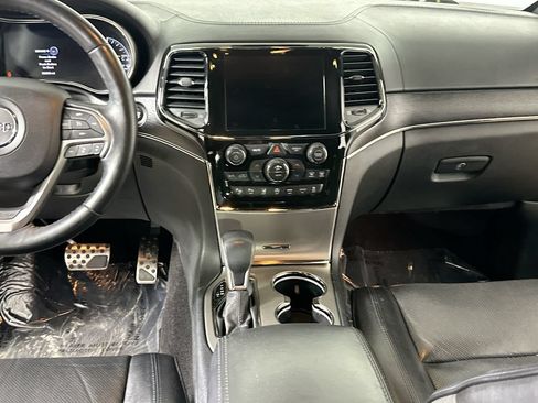 Used 2019 Jeep Grand Cherokee High Altitude RWD image 18