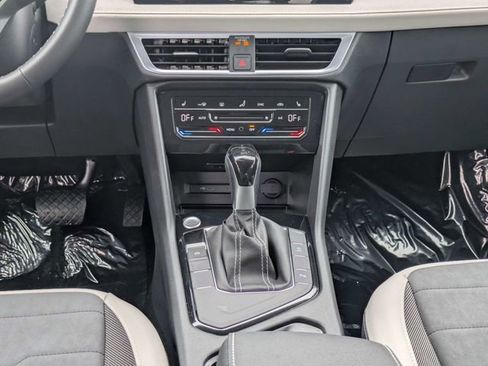 New 2026 Volkswagen Taos SE FWD image 19