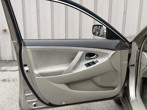 Used 2007 Toyota Camry LE FWD image 15