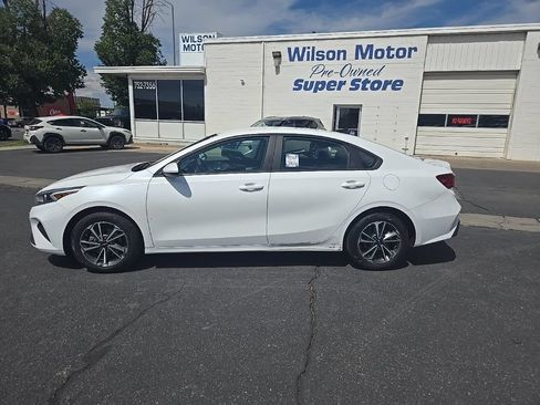 Used 2023 Kia Forte LXS FWD image 8