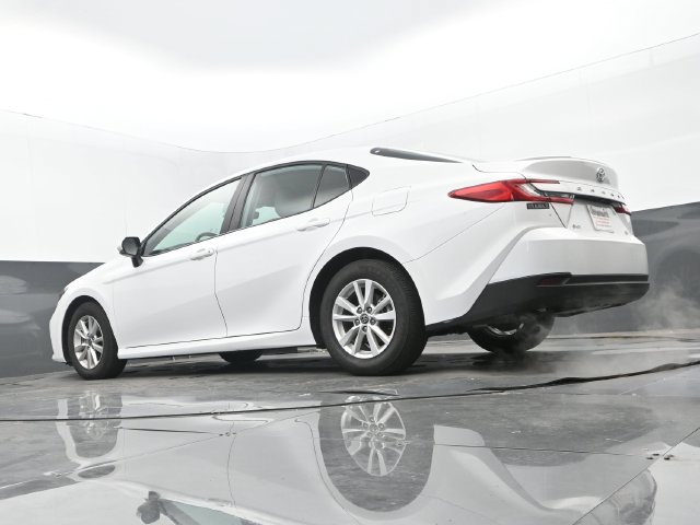 Used 2025 Toyota Camry LE w/ Convenience Package FWD image 10
