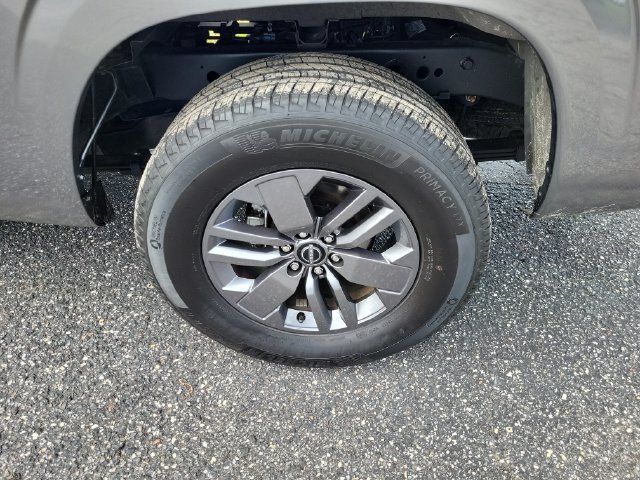 Used 2025 Nissan Frontier SV w/ SV Convenience Package AWD/4WD image 6