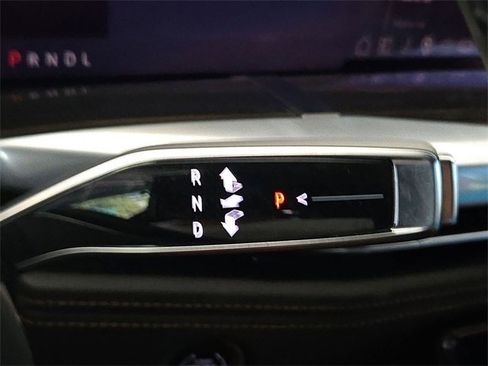 Used 2025 Cadillac Escalade ESV Premium Luxury w/ Touring Package image 9