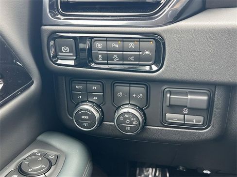 New 2026 GMC Yukon XL AT4 w/ AT4 Premium Plus Package image 22