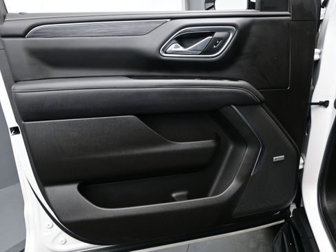 Used 2021 GMC Yukon SLT w/ SLT Premium Package image 10