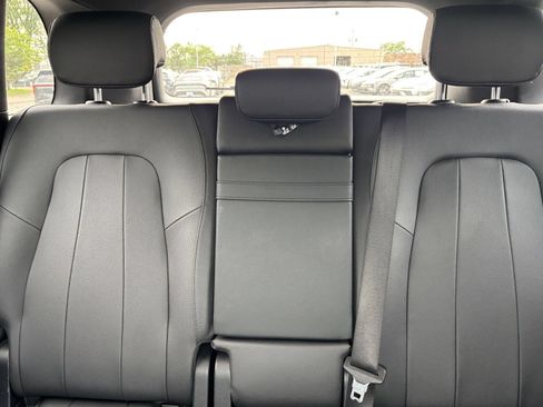 Used 2025 Mercedes-Benz GLB 250 image 41