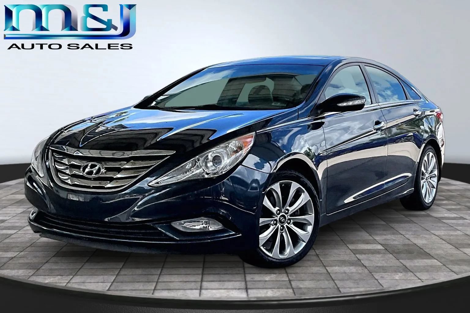 Used 2011 Hyundai Sonata Limited w/ Navigation Pkg 5 FWD image 1