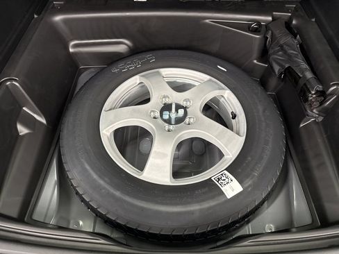 Used 2025 Jeep Grand Cherokee Laredo X image 8