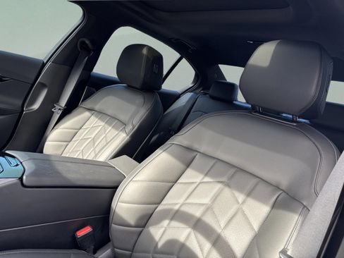 Used 2025 BMW 530i w/ M Sport Package image 21