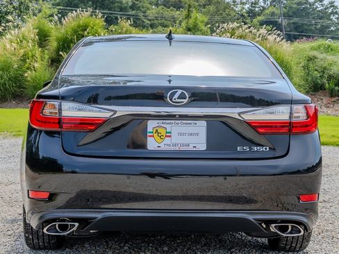 Used 2018 Lexus ES 350 w/ Ultra Luxury Package FWD image 4