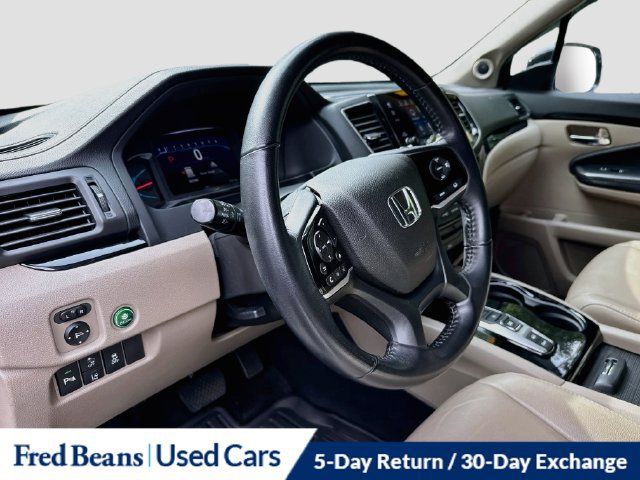 Used 2021 Honda Pilot Touring image 12