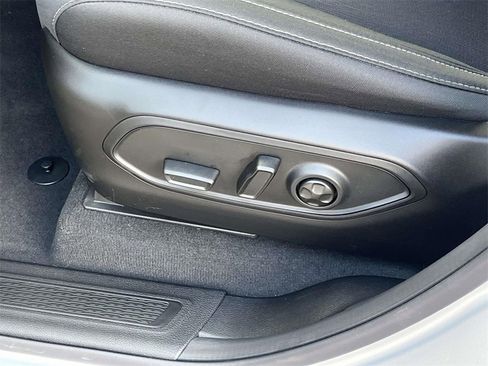 New 2025 Jeep Grand Cherokee Laredo w/ Luxury Tech Group I image 15