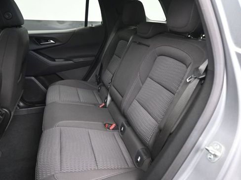 Used 2025 Chevrolet Equinox LT FWD image 2