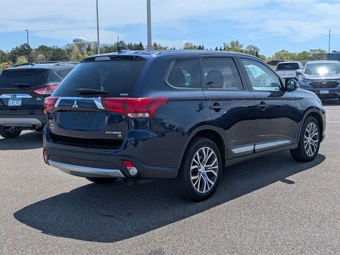 Used 2017 Mitsubishi Outlander SE AWD/4WD image 4