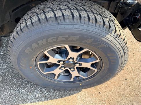 Used 2019 Jeep Wrangler Unlimited Rubicon w/ Dual Top Group AWD/4WD image 9