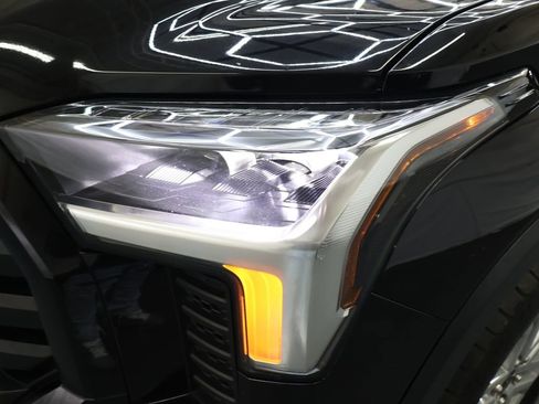 Used 2022 Toyota Tundra SR5 w/ SR5 Convenience Package image 27