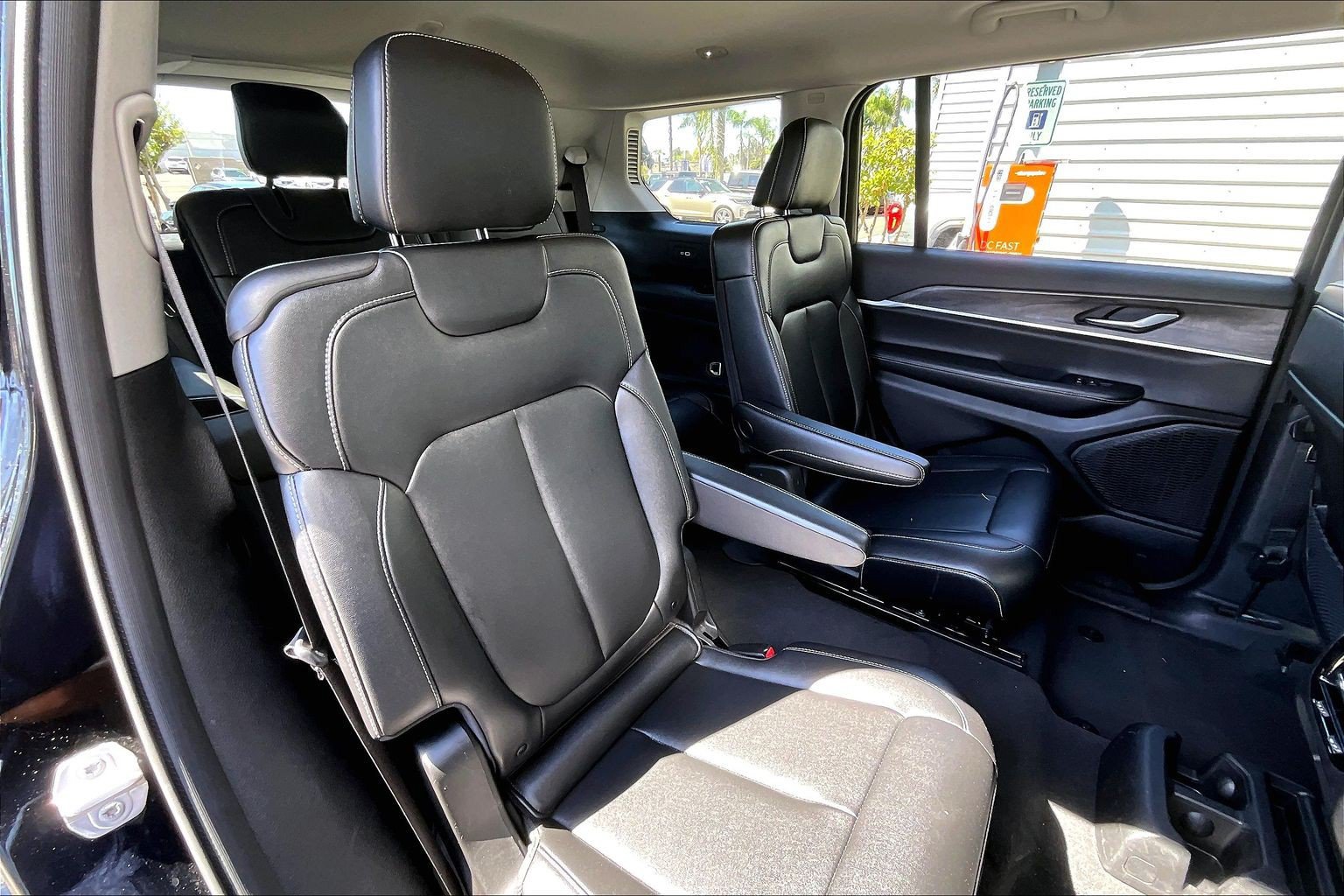 Used 2023 Jeep Grand Cherokee L Limited RWD image 26