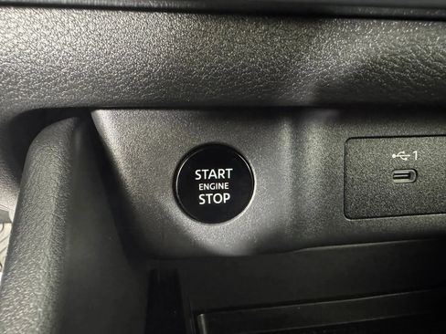 Used 2024 Nissan Rogue SV w/ SV Premium Package AWD/4WD image 17